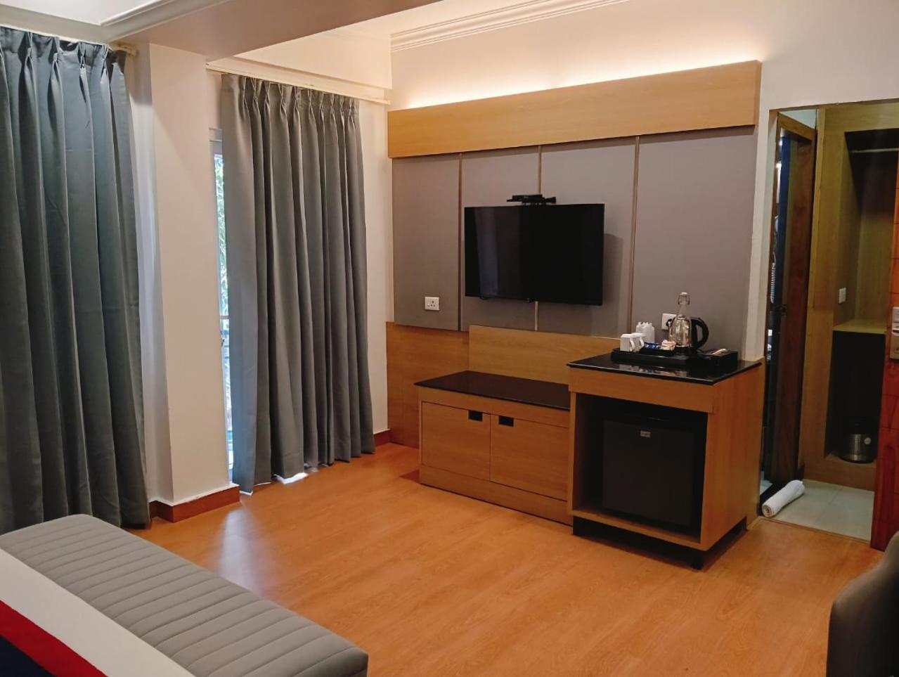Hotel Grand Legacy Beacon, Dehradun Extérieur photo