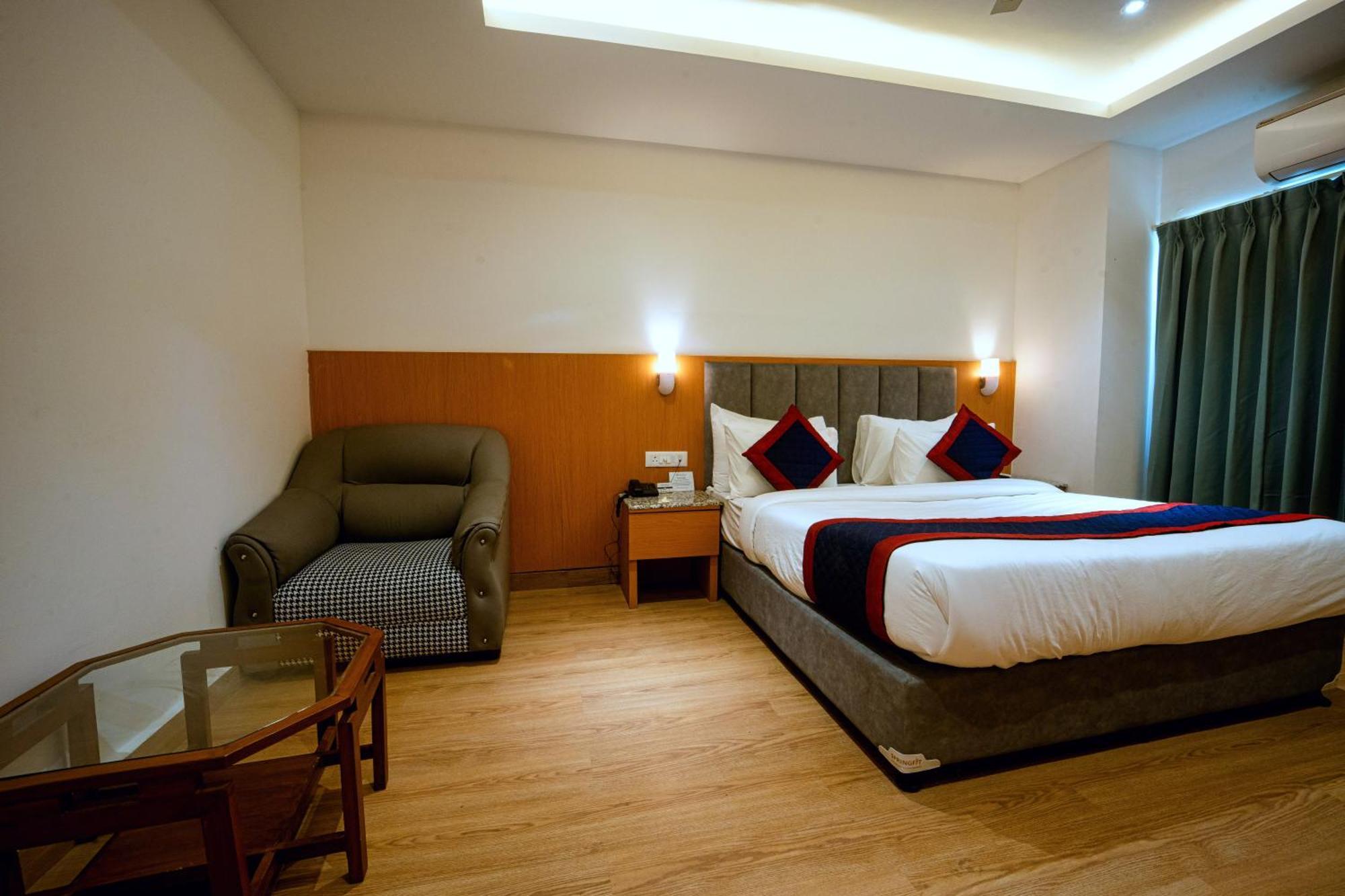 Hotel Grand Legacy Beacon, Dehradun Extérieur photo