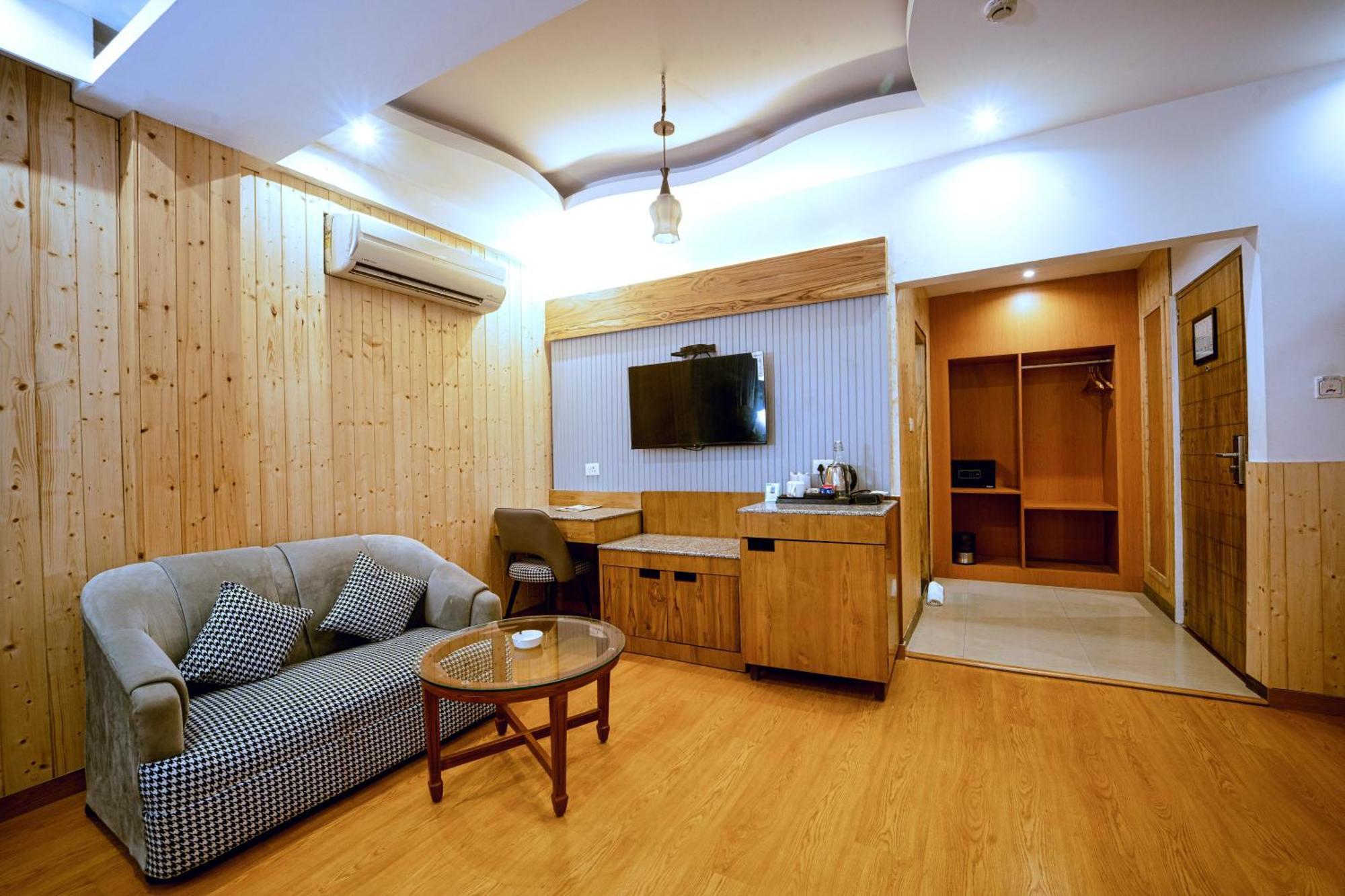 Hotel Grand Legacy Beacon, Dehradun Extérieur photo
