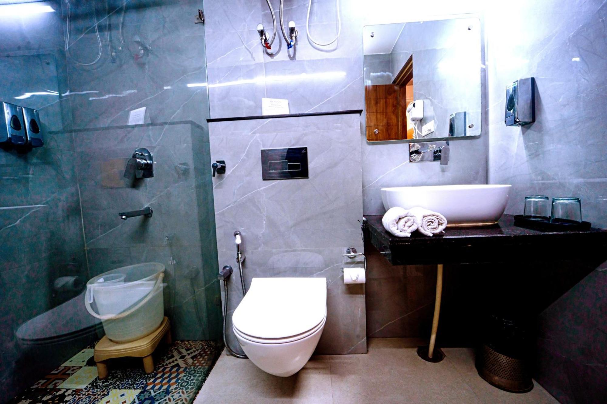 Hotel Grand Legacy Beacon, Dehradun Extérieur photo