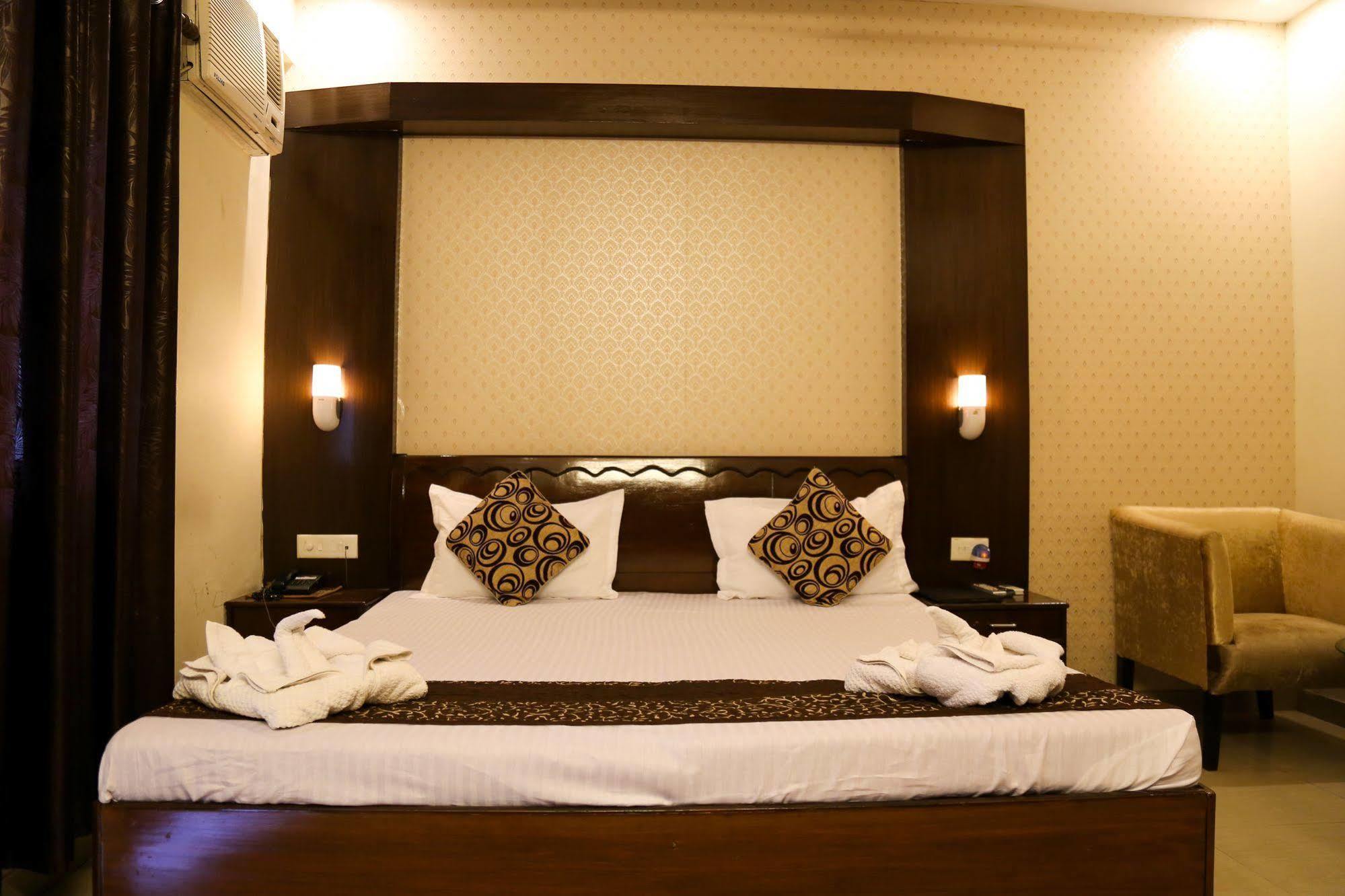 Hotel Grand Legacy Beacon, Dehradun Extérieur photo