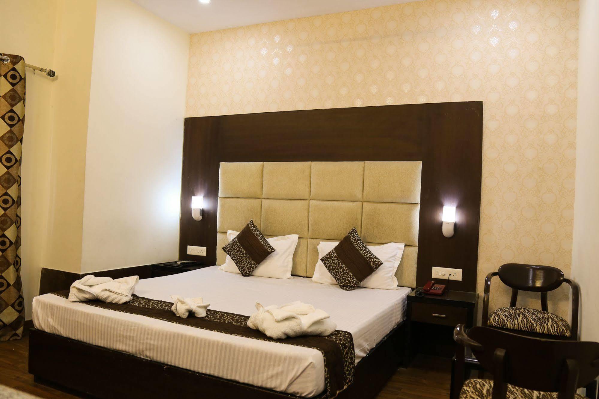 Hotel Grand Legacy Beacon, Dehradun Extérieur photo