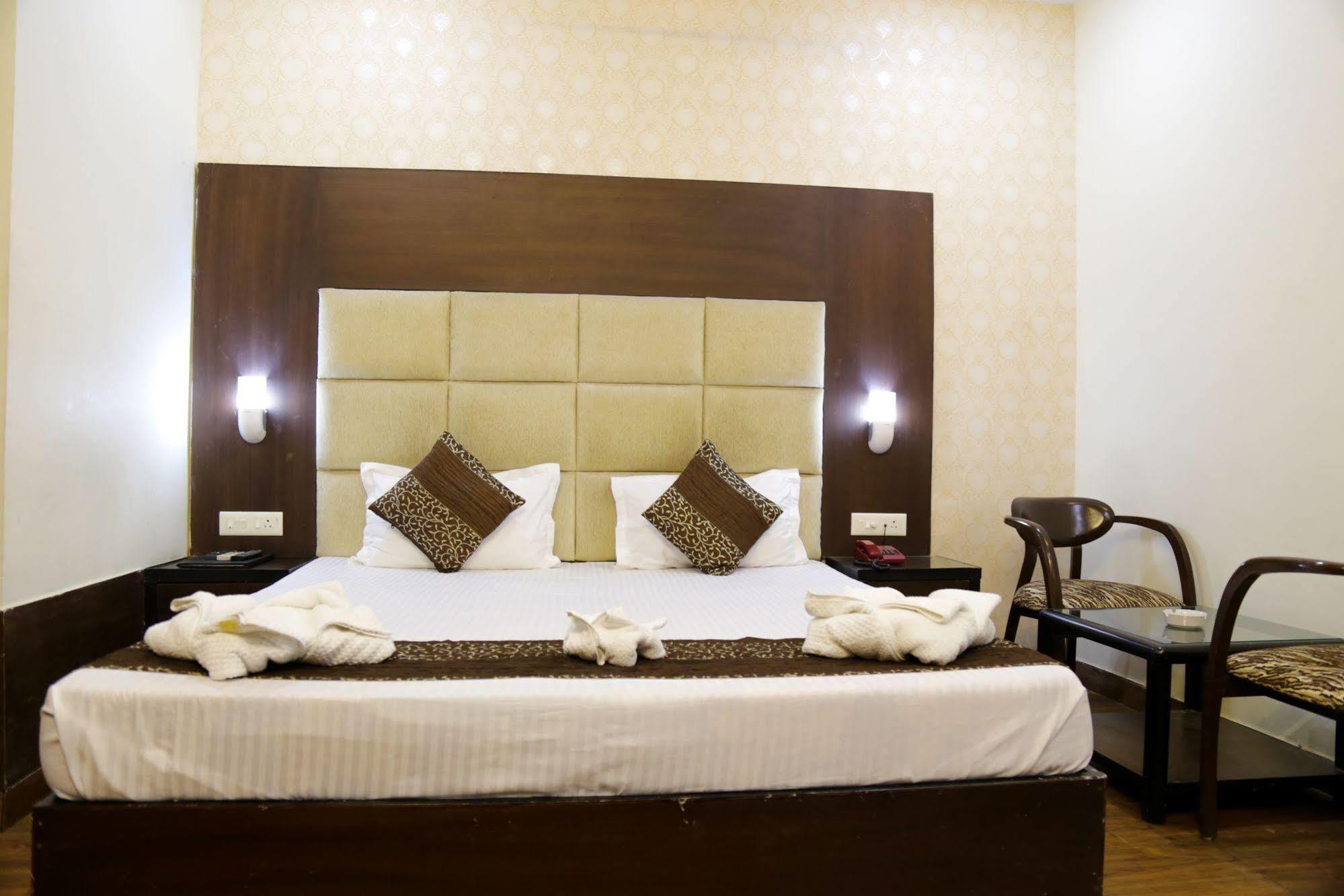 Hotel Grand Legacy Beacon, Dehradun Extérieur photo