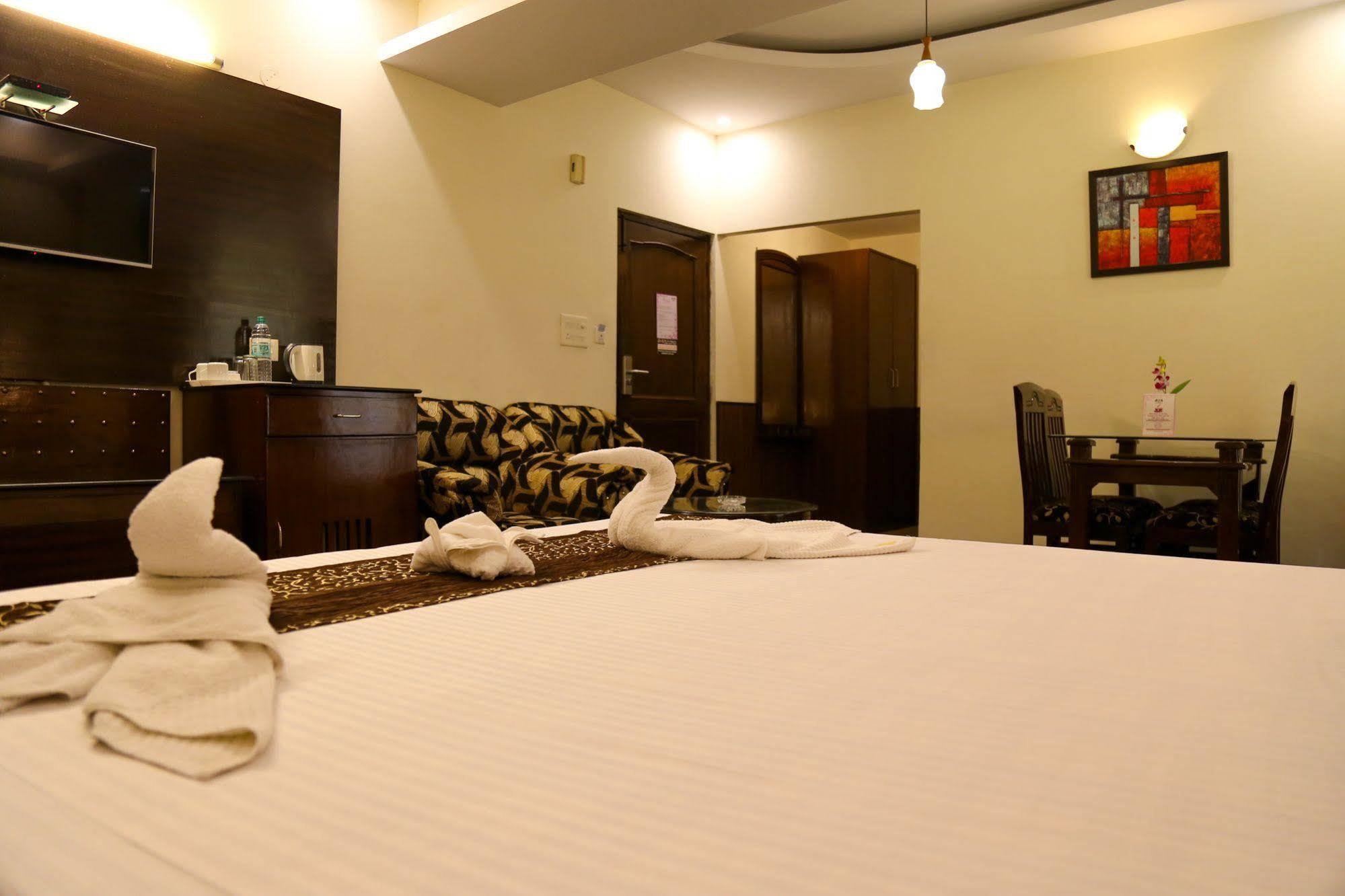 Hotel Grand Legacy Beacon, Dehradun Extérieur photo