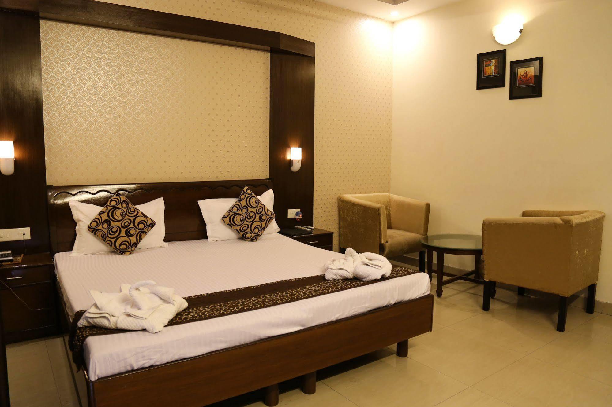 Hotel Grand Legacy Beacon, Dehradun Extérieur photo